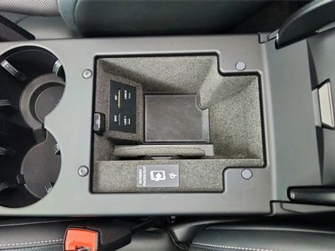 Used 2024 Porsche Macan w/ Premium Plus Package image 52