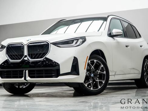 Used 2025 BMW X3 xDrive30i w/ Premium Package image 1