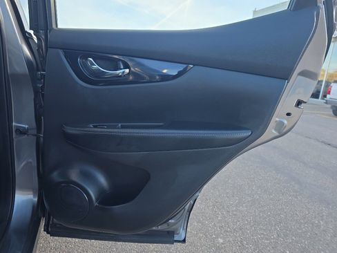 Used 2021 Nissan Rogue Sport SV image 16