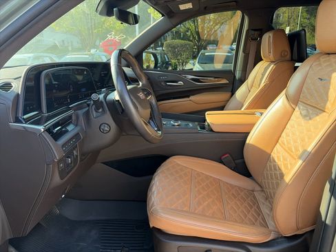 Used 2024 Cadillac Escalade ESV Sport w/ LPO, ONYX Package image 13