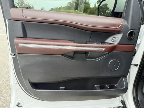 Used 2022 Ford Expedition Max Limited RWD image 10