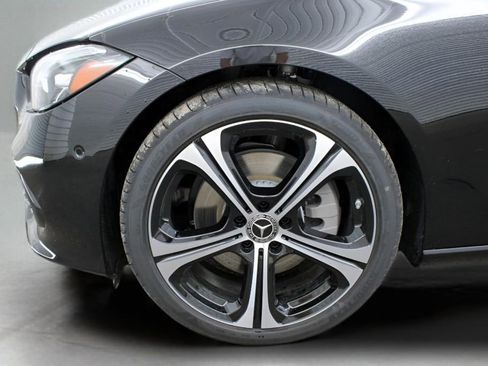 Used 2025 Mercedes-Benz C 300 Sedan image 5