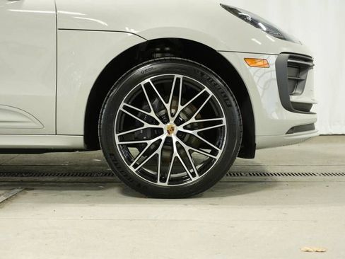 New 2026 Porsche Macan image 40