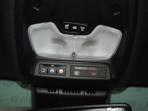 Used 2024 Chevrolet Colorado Z71 w/ Z71 Convenience Package 2 AWD/4WD image 46