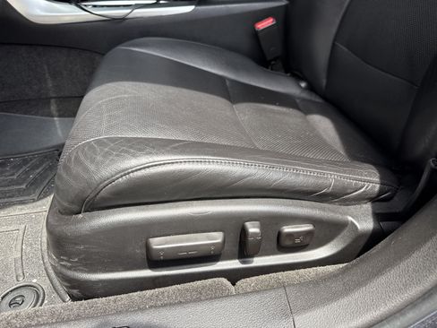 Used 2015 Acura TLX w/ Technology Package FWD image 38