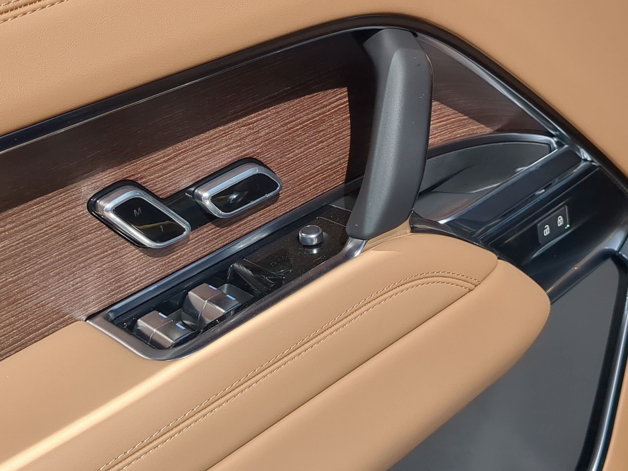 New 2026 Land Rover Range Rover SE AWD/4WD image 13