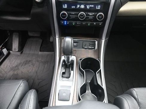Used 2022 Subaru Ascent Touring AWD/4WD image 13