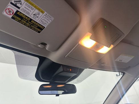 Used 2023 Nissan Rogue SV image 21