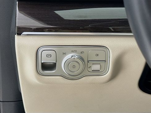 Certified 2025 Mercedes-Benz GLE 450 GLE 450 image 11