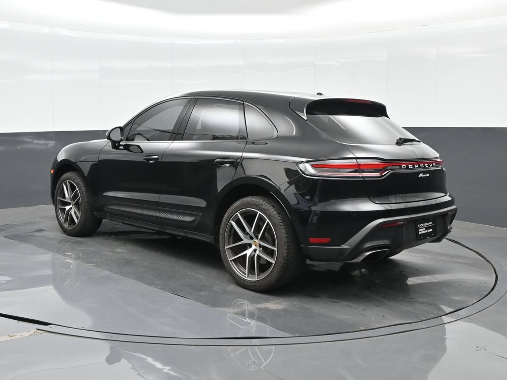 Certified 2023 Porsche Macan AWD/4WD image 3