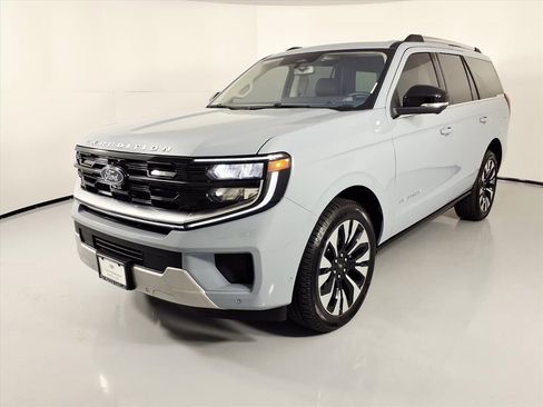 Used 2025 Ford Expedition Platinum w/ Driver's Package image 26