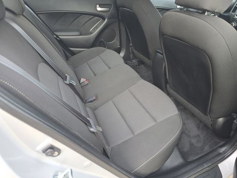 Used 2017 Kia Forte LX image 14