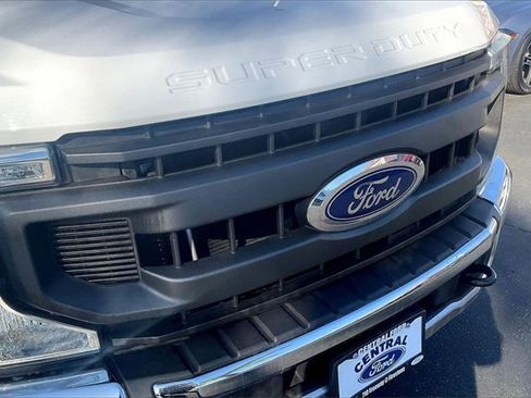 Certified 2020 Ford F250 XL w/ Power Equipment Group image 26