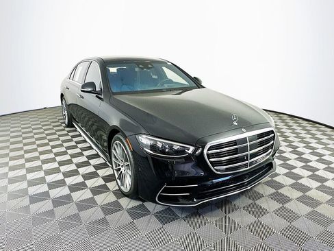 Used 2022 Mercedes-Benz S 580 4MATIC Sedan image 2