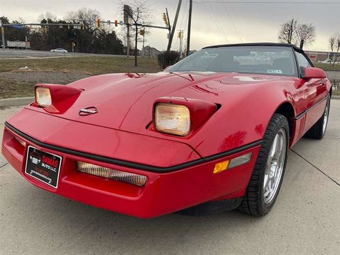 Used 1990 Chevrolet Corvette Convertible image 7