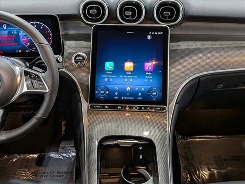 Used 2026 Mercedes-Benz GLC 300 image 12