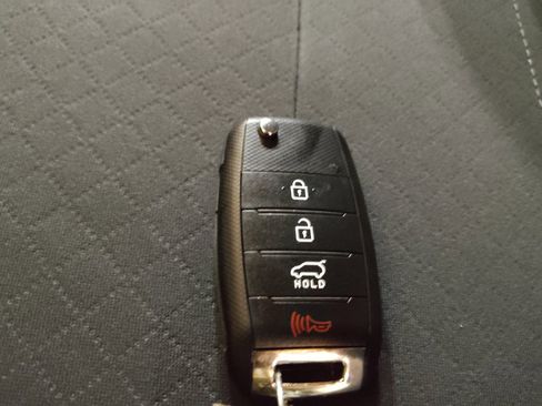 Used 2019 Kia Sorento FWD image 32