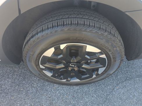 Used 2025 Kia Sorento S AWD/4WD image 12