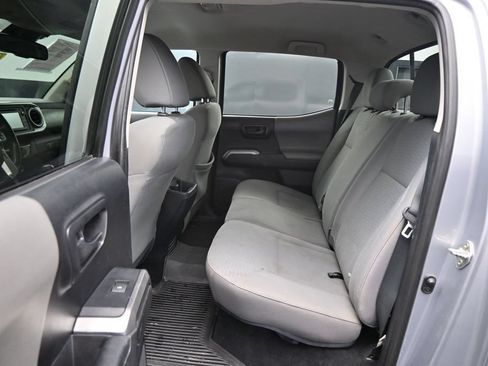 Used 2019 Toyota Tacoma SR5 AWD/4WD image 24