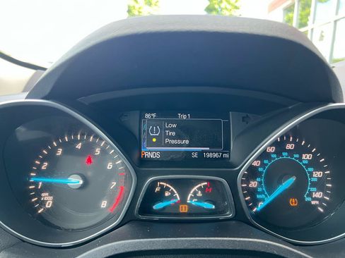 Used 2015 Ford Escape SE w/ Equipment Group 201A AWD/4WD image 20