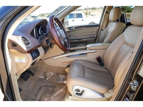 Used 2012 Mercedes-Benz GL 550 4MATIC image 17