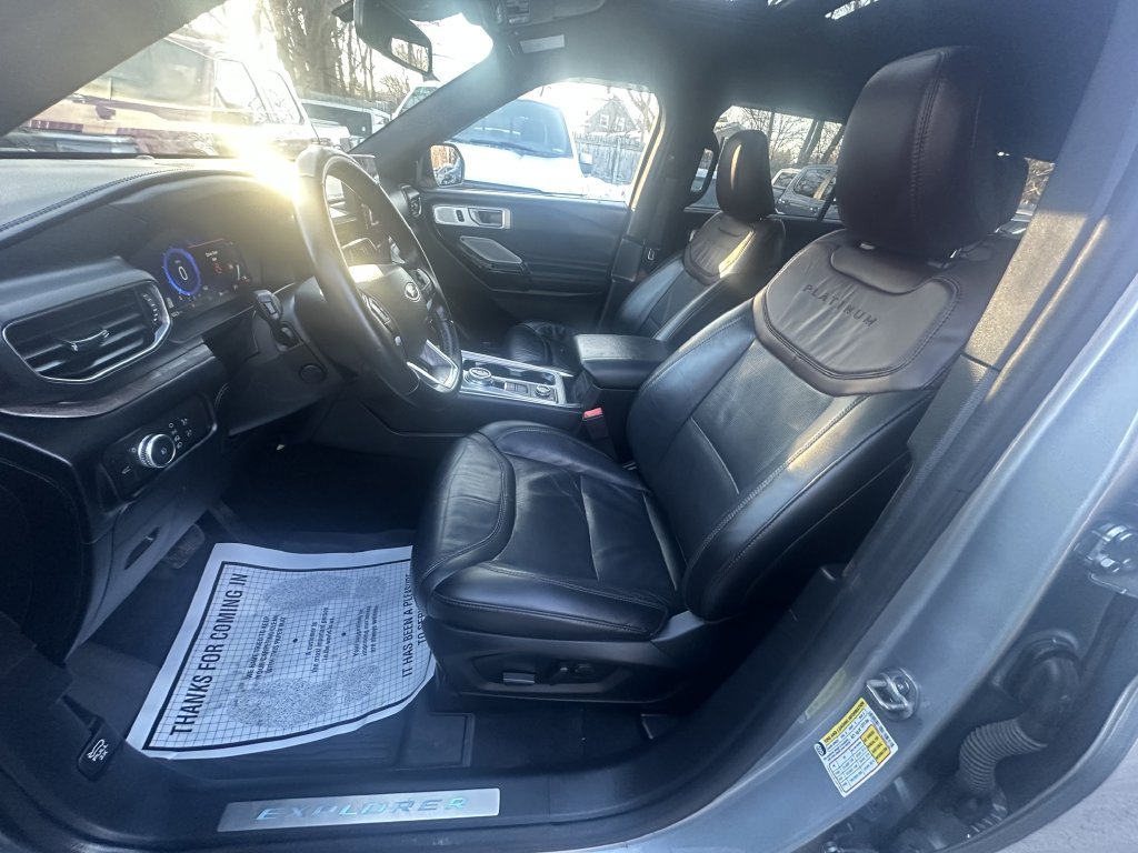Used 2022 Ford Explorer Platinum w/ Equipment Group 601A AWD/4WD image 9