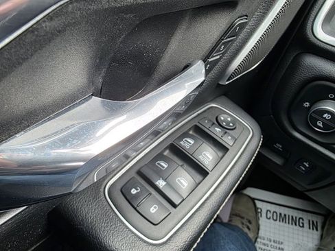 Used 2022 RAM 1500 Laramie image 12