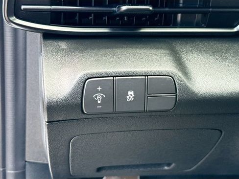 Certified 2025 Hyundai Elantra Sport FWD image 10