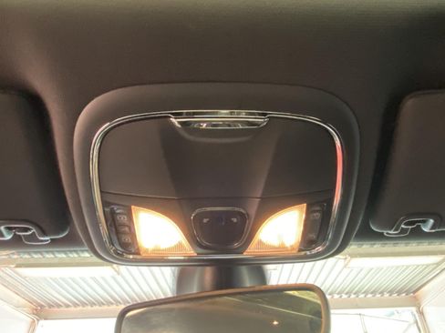 Used 2019 Jeep Cherokee High Altitude FWD image 30
