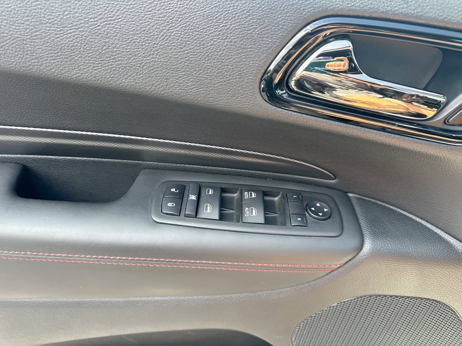 Used 2024 Dodge Durango GT RWD image 25