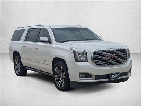 Used 2020 GMC Yukon XL Denali w/ Denali Ultimate Package AWD/4WD image 3