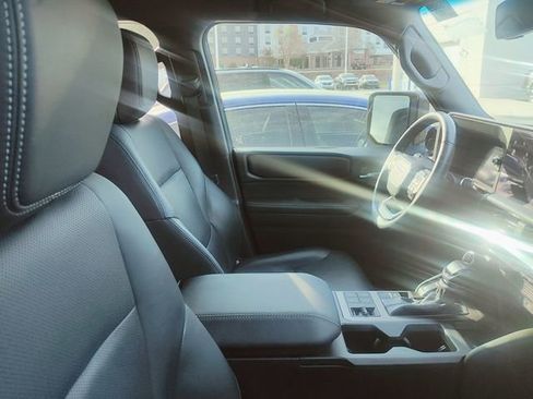 Used 2024 Toyota Land Cruiser image 4