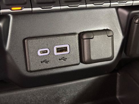 Certified 2019 Chevrolet Silverado 1500 RST w/ All-Star Edition AWD/4WD image 29