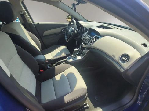 Used 2013 Chevrolet Cruze LS FWD image 16