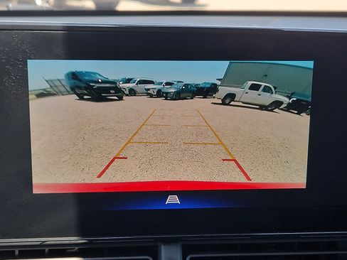 Used 2026 Chevrolet Trax LT FWD image 15