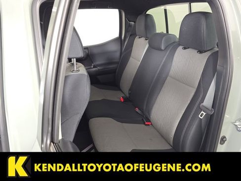 Certified 2022 Toyota Tacoma TRD Sport w/ Technology Package AWD/4WD image 21