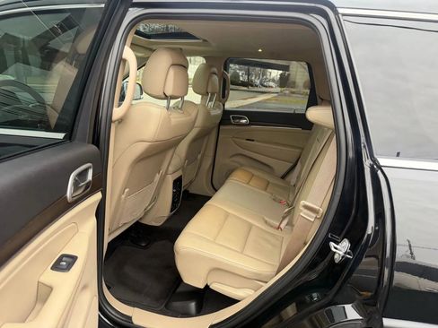 Used 2018 Jeep Grand Cherokee Limited w/ Trailer Tow Group IV image 29