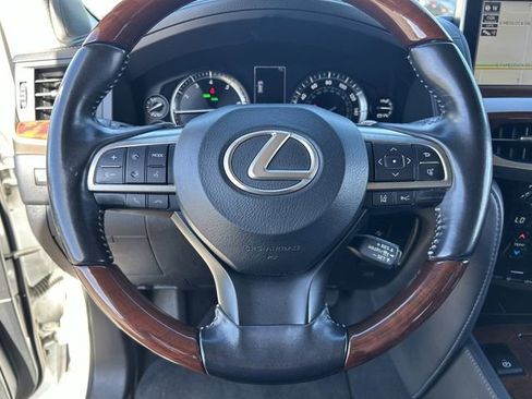 Used 2021 Lexus LX 570 4WD w/ Luxury Package image 25