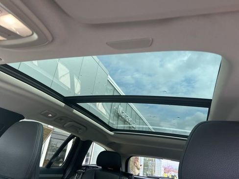 Used 2025 Volvo V60 B5 Cross Country Plus AWD/4WD image 27