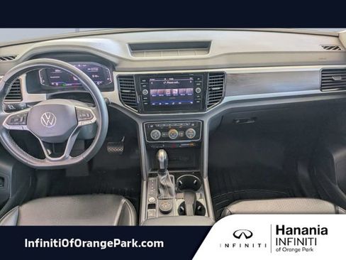 Used 2022 Volkswagen Atlas SE w/ Panoramic Sunroof Package image 16