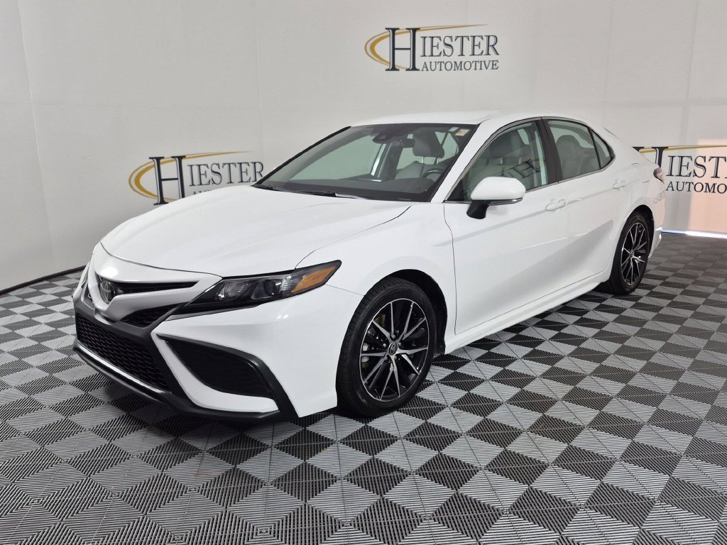Used 2024 Toyota Camry SE FWD image 8