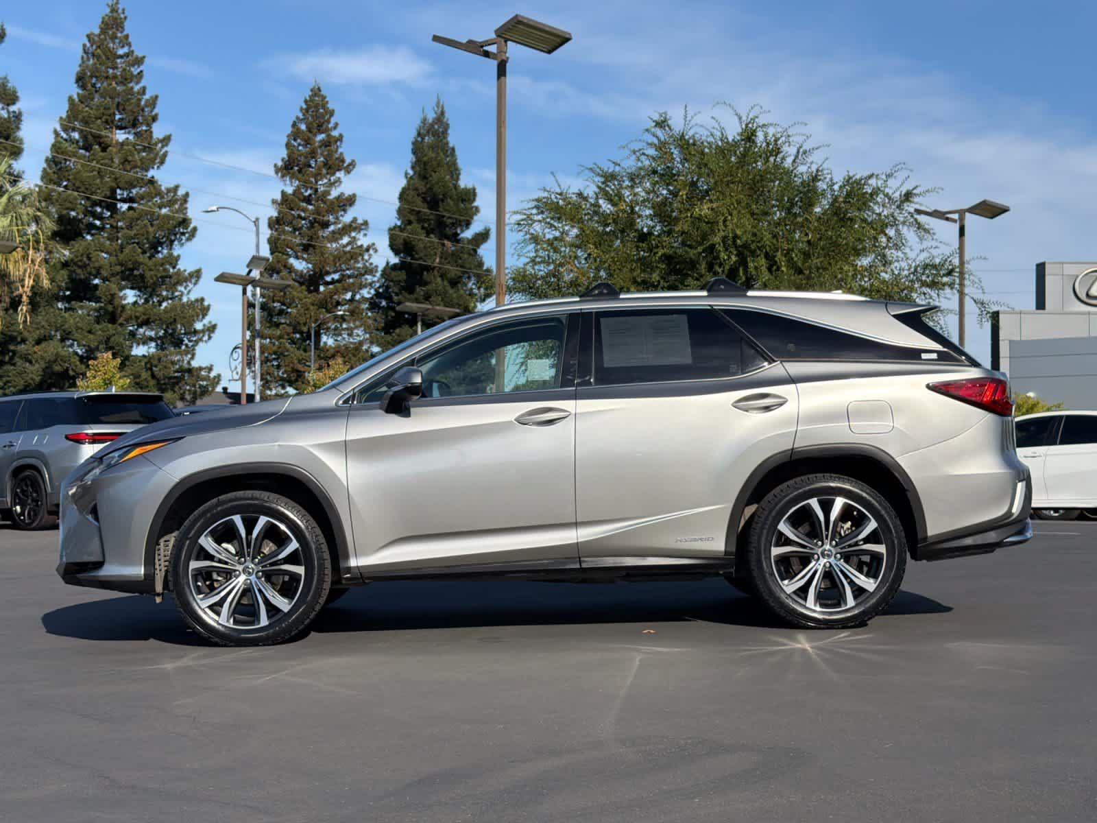 Used 2019 Lexus RX 450hL Premium w/ Premium Package AWD/4WD image 9