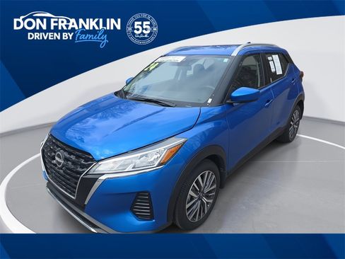 Used 2024 Nissan Kicks SV image 1