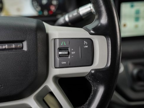 Used 2022 Land Rover Defender 110 SE image 26