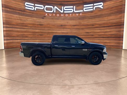 Used 2017 RAM 1500 Laramie w/ Convenience Group AWD/4WD image 7