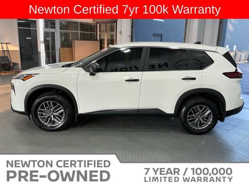 Used 2025 Nissan Rogue S FWD image 3