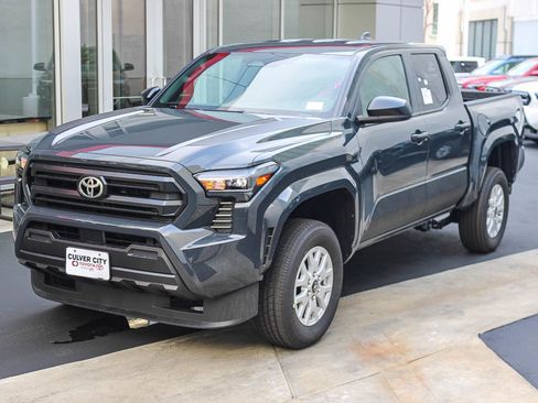 New 2026 Toyota Tacoma SR image 3