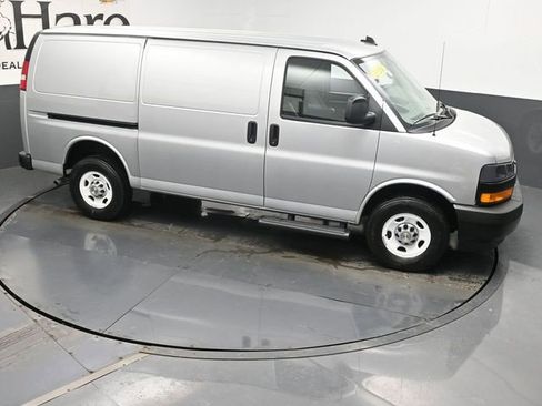 Used 2024 Chevrolet Express 3500 image 34