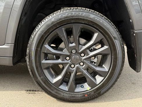 New 2026 Jeep Grand Cherokee Limited AWD/4WD image 18