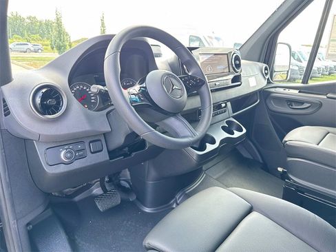 New 2025 Mercedes-Benz Sprinter 2500 image 18